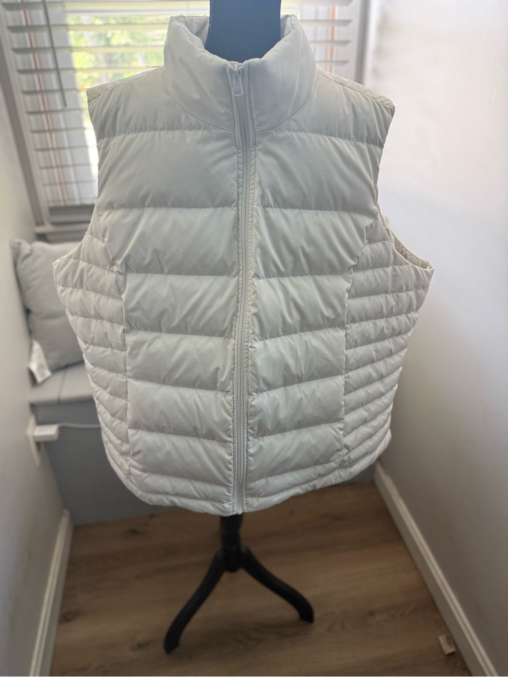 Lands end Lightweight White Puffer Vest - Sleeveless Jacket